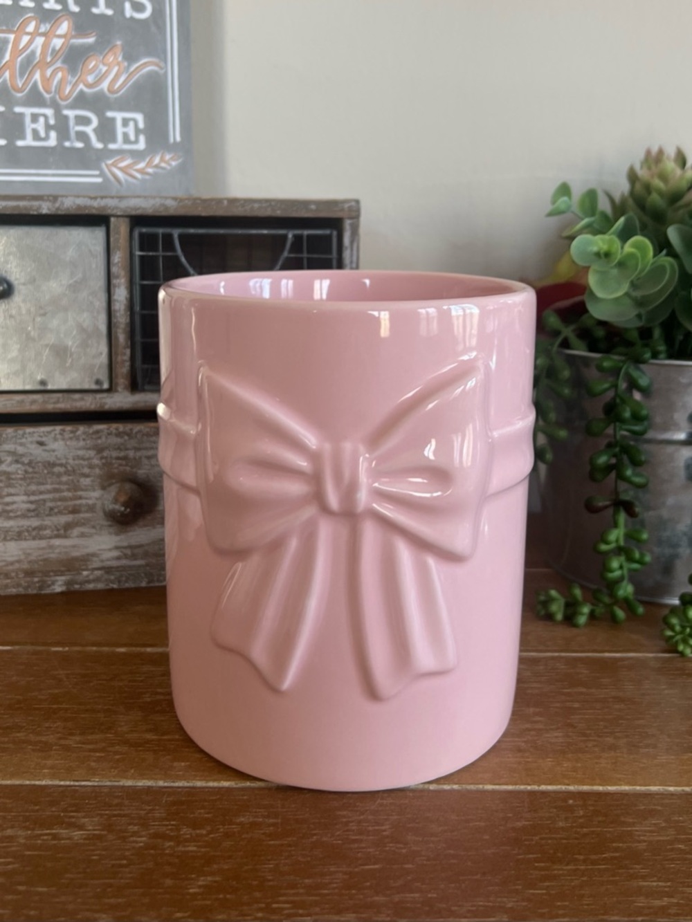 New Ceramic Pink Bow Utensil Crock - Picture 2 of 6